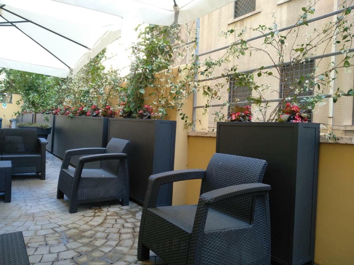 Astoria Golden Gate Hotel Roma Ngoại thất bức ảnh