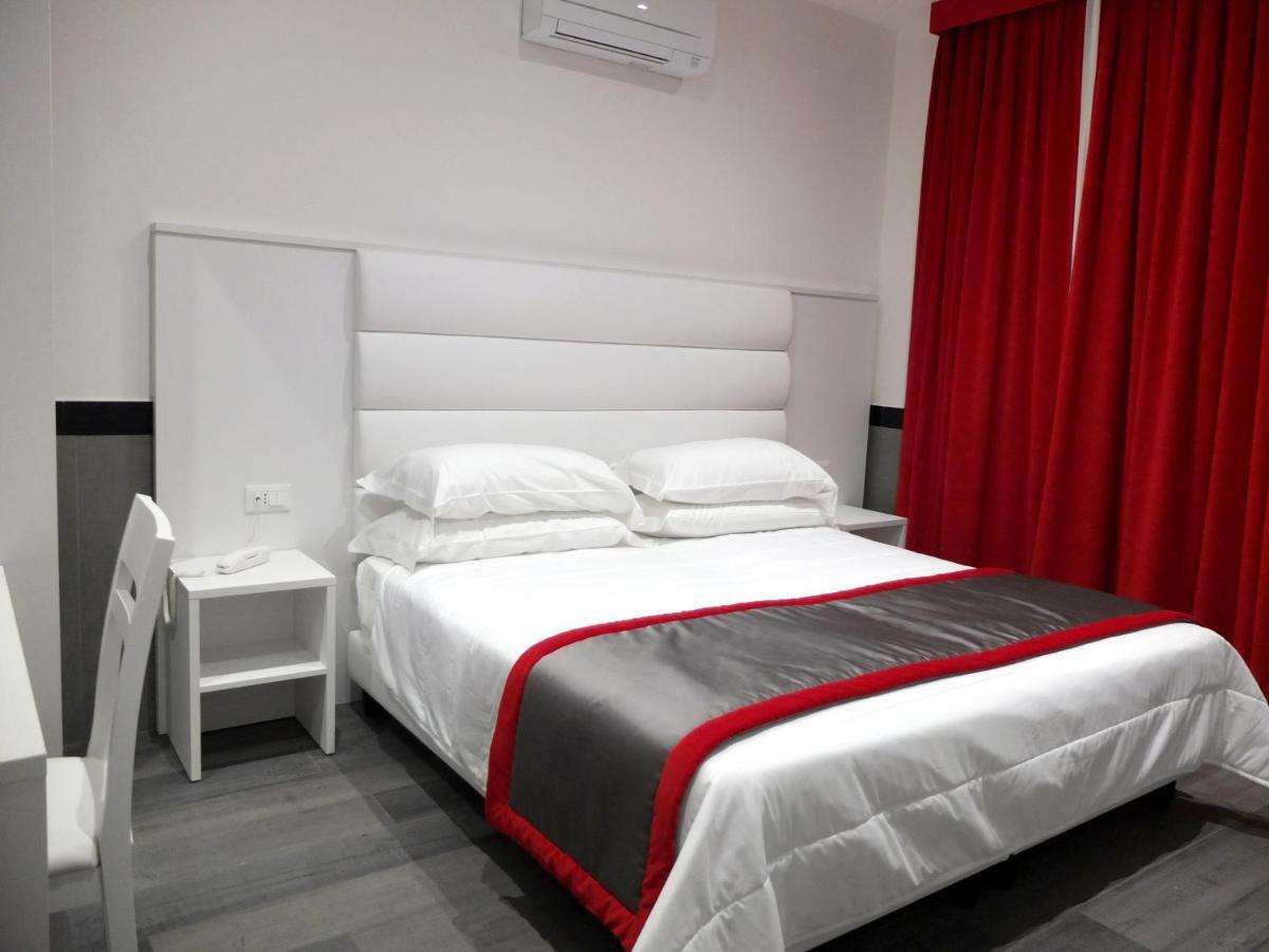 Astoria Golden Gate Hotel Roma Ngoại thất bức ảnh